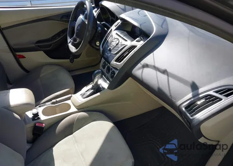 2012 Ford Focus Se z USA, uszkodzony, nr VIN 1FAHP3K22CL352889